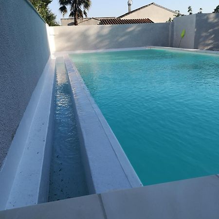 Appartement Dans Villa Avec Piscine Et Jardin Marguerittes Εξωτερικό φωτογραφία