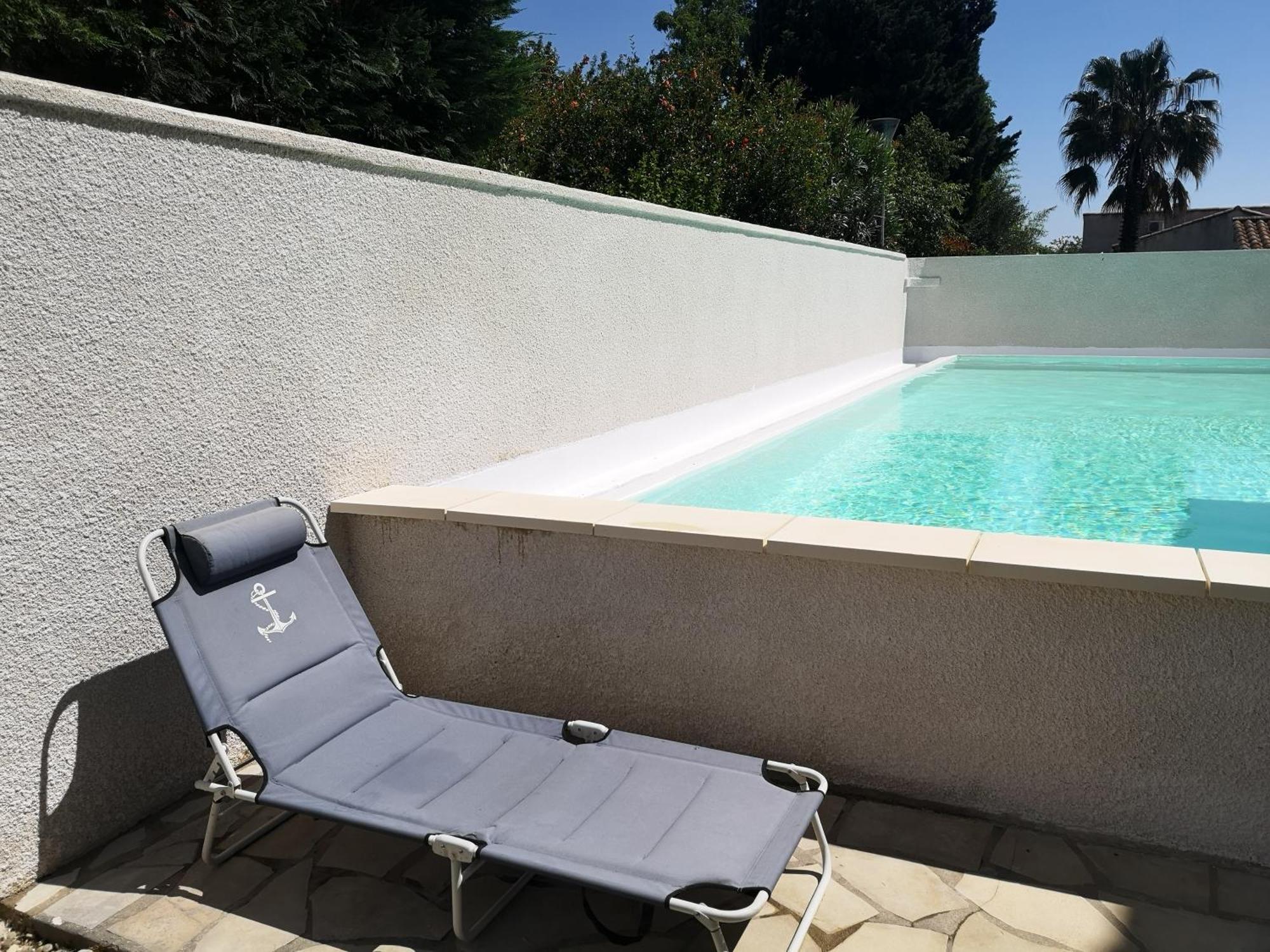 Appartement Dans Villa Avec Piscine Et Jardin Marguerittes Εξωτερικό φωτογραφία