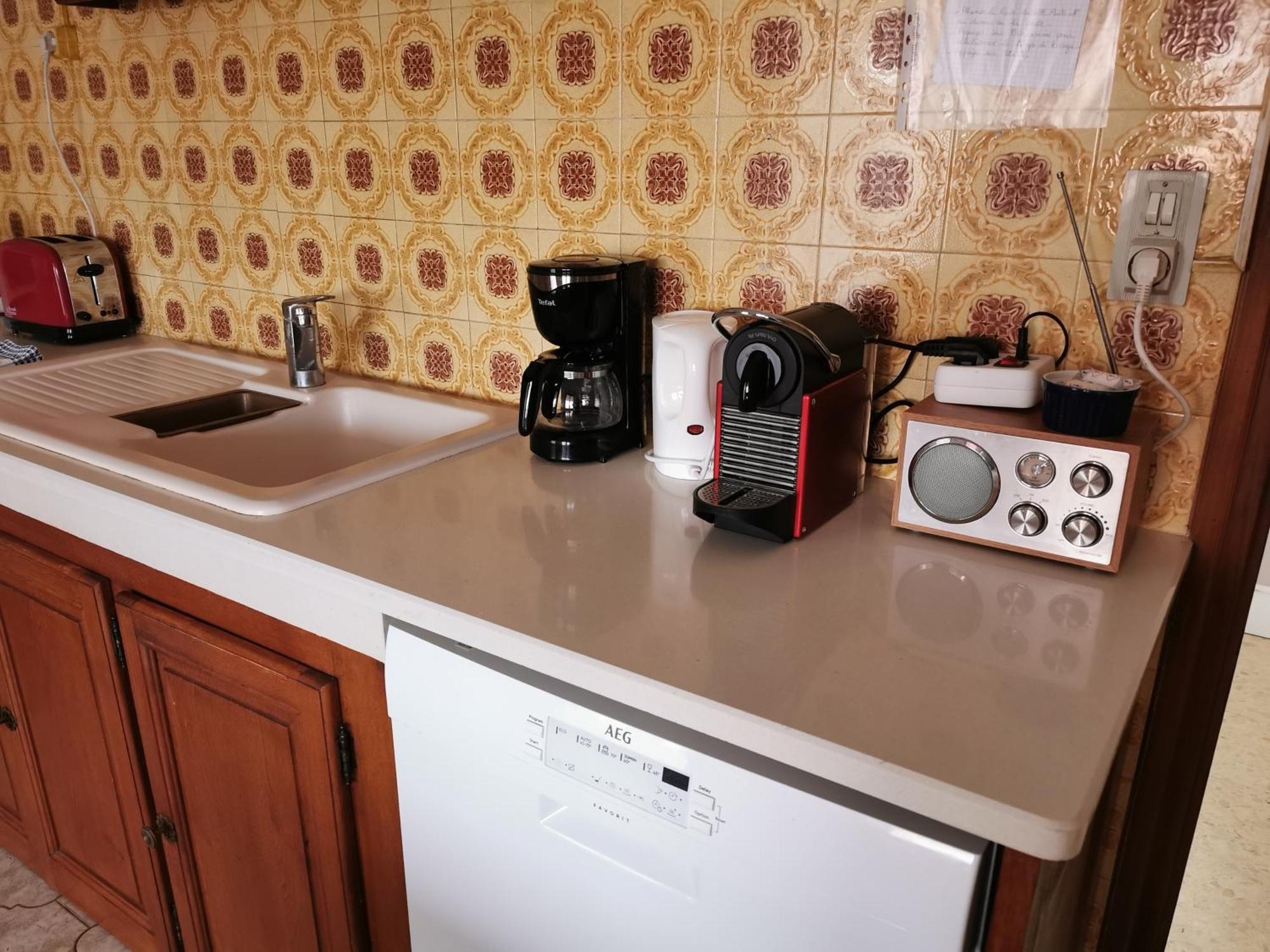 Appartement Dans Villa Avec Piscine Et Jardin Marguerittes Εξωτερικό φωτογραφία